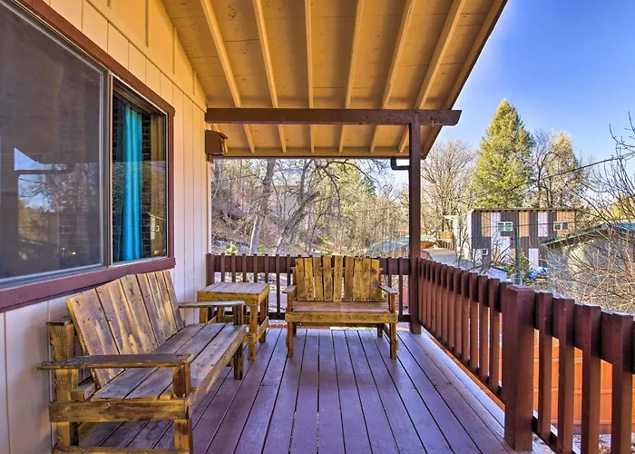 Patio, Grill + Mogollon Rim Views: *